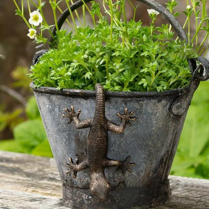 Funny Outdoor Geico Planter Pot Figurine Hugger