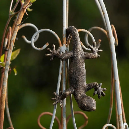 Funny Outdoor Geico Planter Pot Figurine Hugger