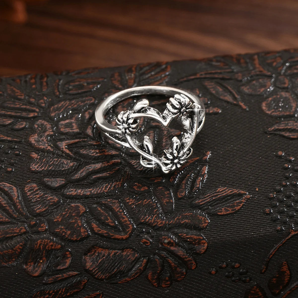 Fashionable Women's Ring Suitable for any Occassion