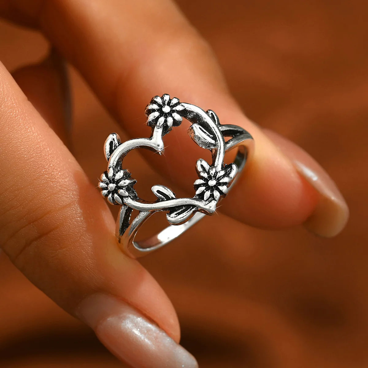 Fashionable Women's Ring Suitable for any Occassion