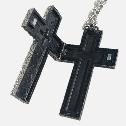 3D Gothic Pendant Necklace – Hidden Compartment Cross