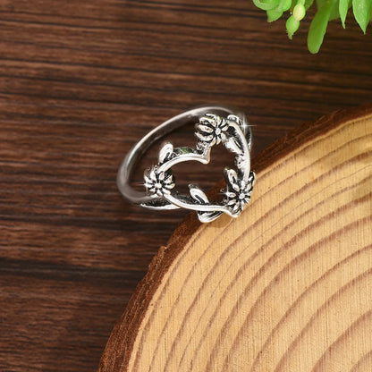 Fashionable Women's Ring Suitable for any Occassion