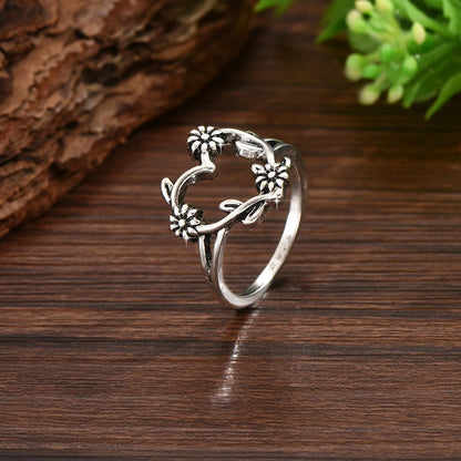 Fashionable Women's Ring Suitable for any Occassion